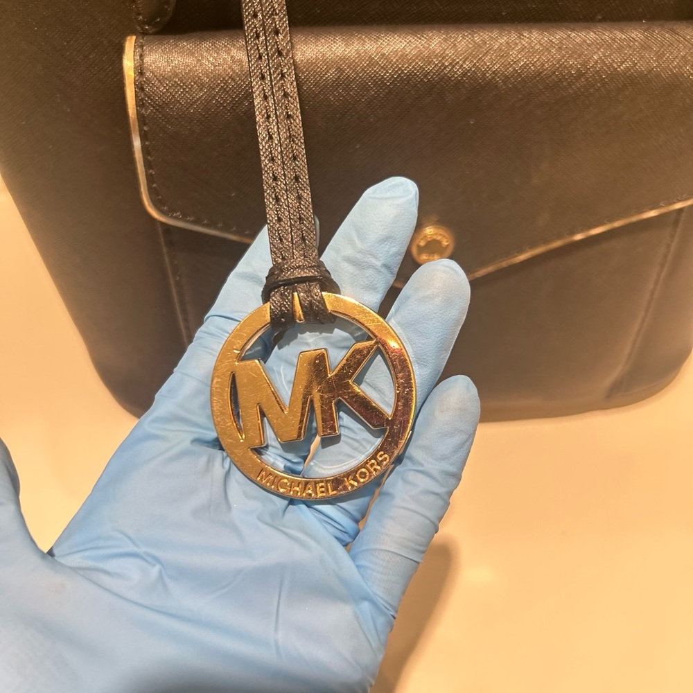 Michael Kors Purse - Picture 7 of 8